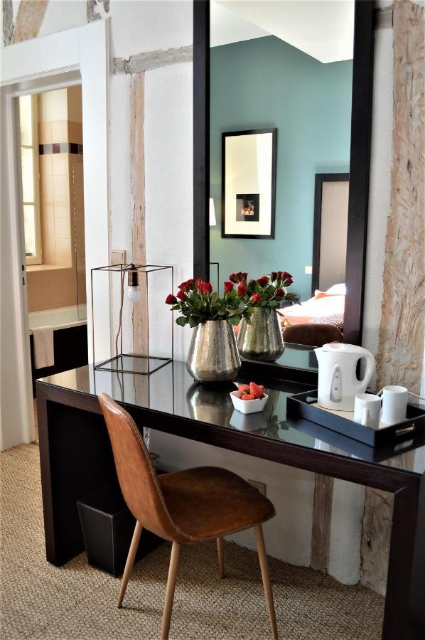 Hotel Château de La Pomarède Extérieur photo